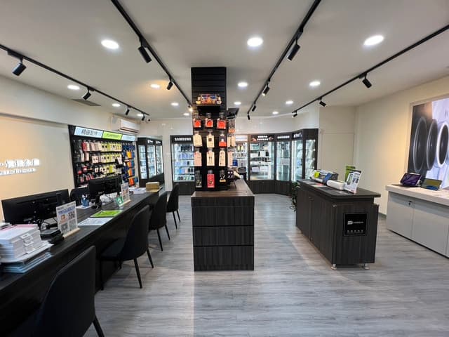強老闆中古機買賣專賣店｜高雄五甲店