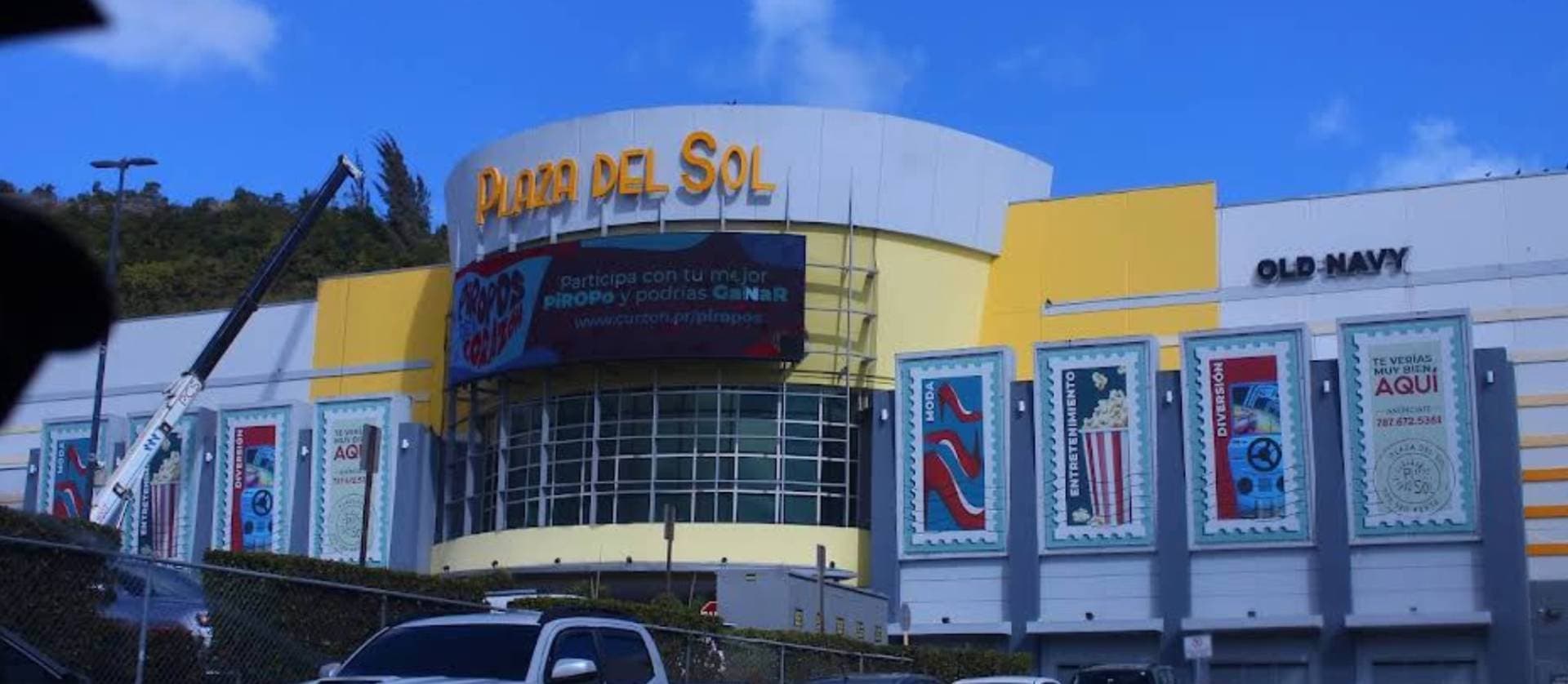 Plaza Del Sol Mall