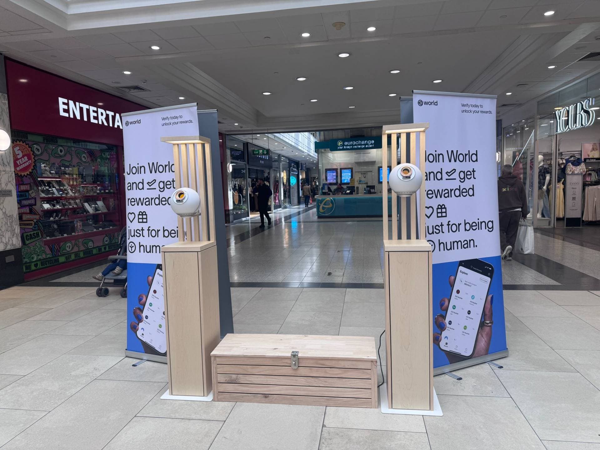 World Pop-up Arndale Shopping Centre